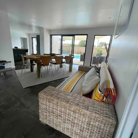 Holiday home Confort Piscine Chauffee*/10km Contis