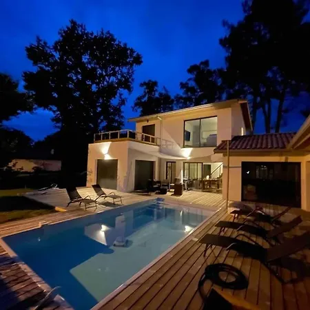 Holiday home Confort Piscine Chauffee*/10km Contis